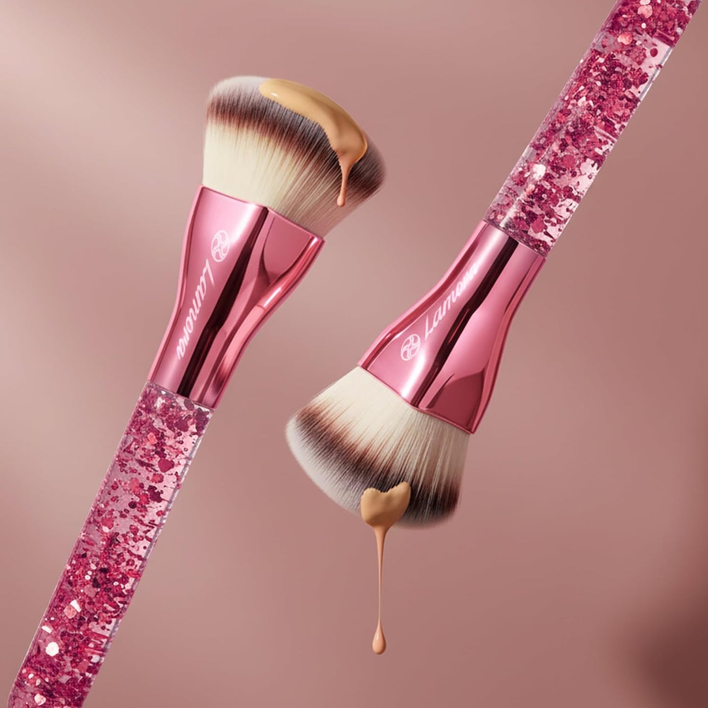 Herzförmiger Foundation Kabuki Pinsel - Lamora Beauty