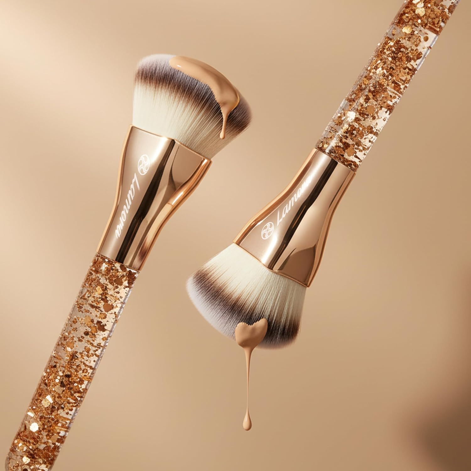 Herzförmiger Foundation Kabuki Pinsel - Lamora Beauty