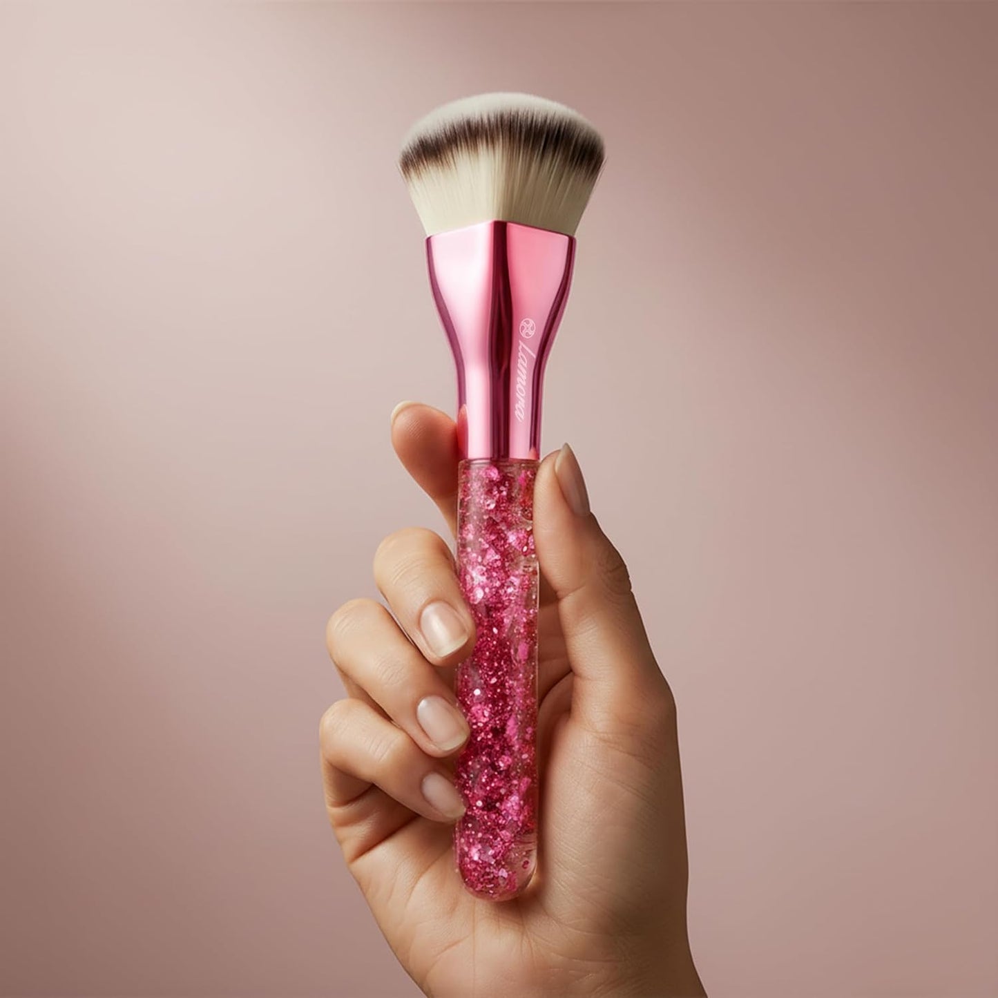 Herzförmiger Foundation Kabuki Pinsel - Lamora Beauty