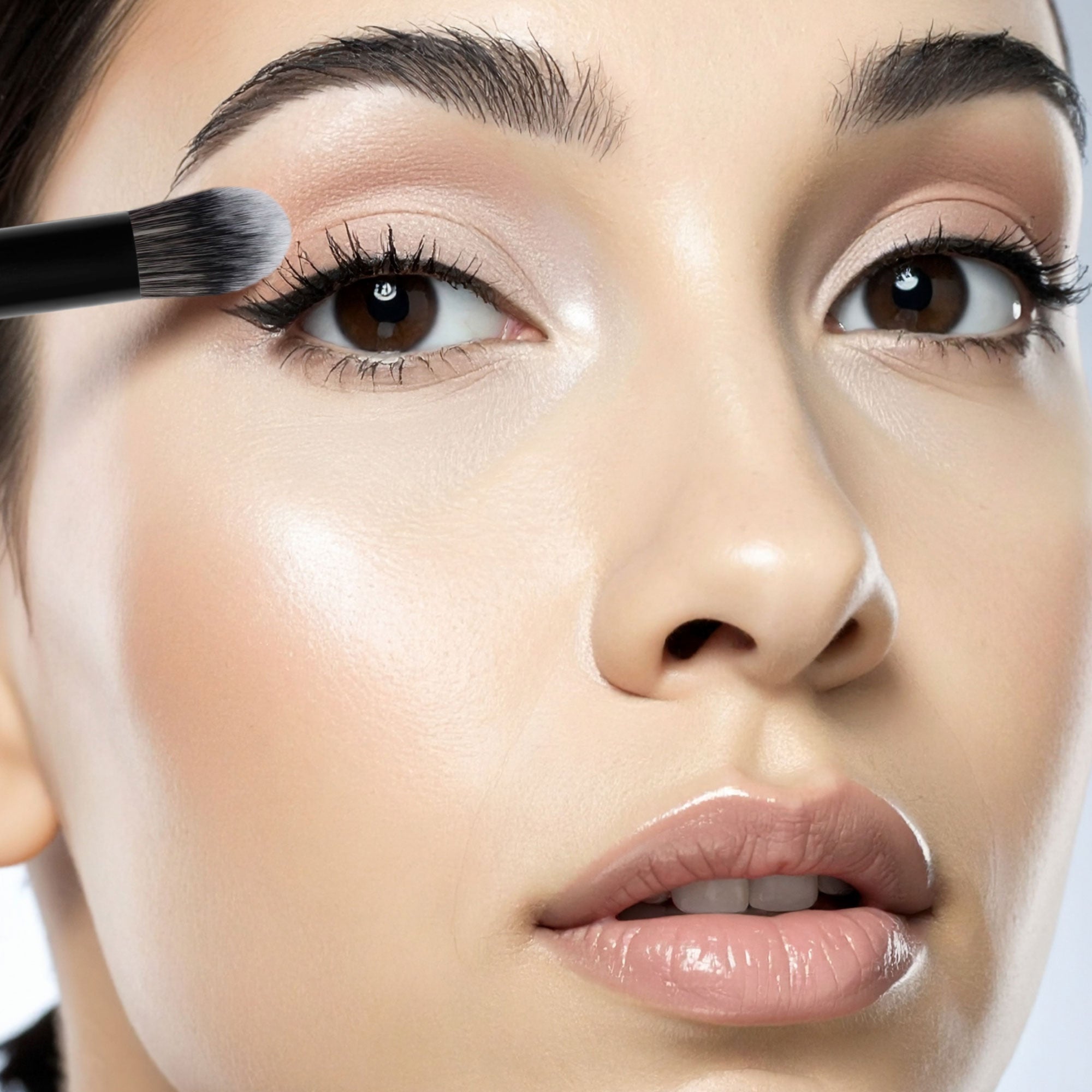 Blending & Eyeshadow Duo Brush US