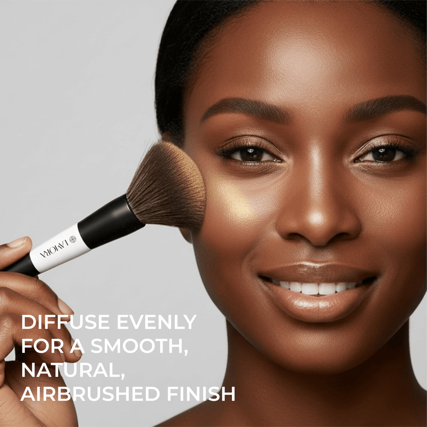 Powder & Bronzer Duo Brush - Lamora Beauty