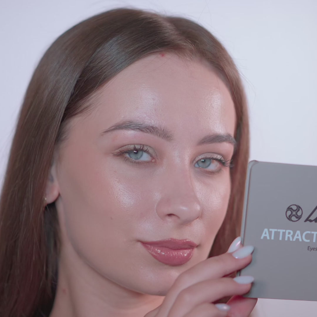 Eyeshadow Palette Attraction